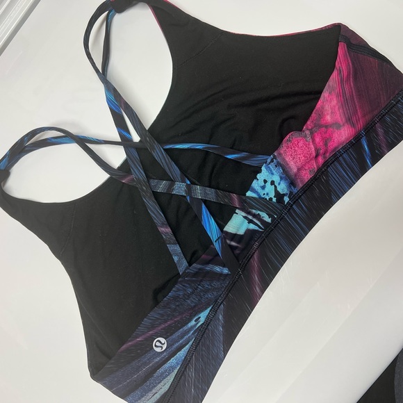 Lululemon size 12 sports bra - Picture 2 of 3
